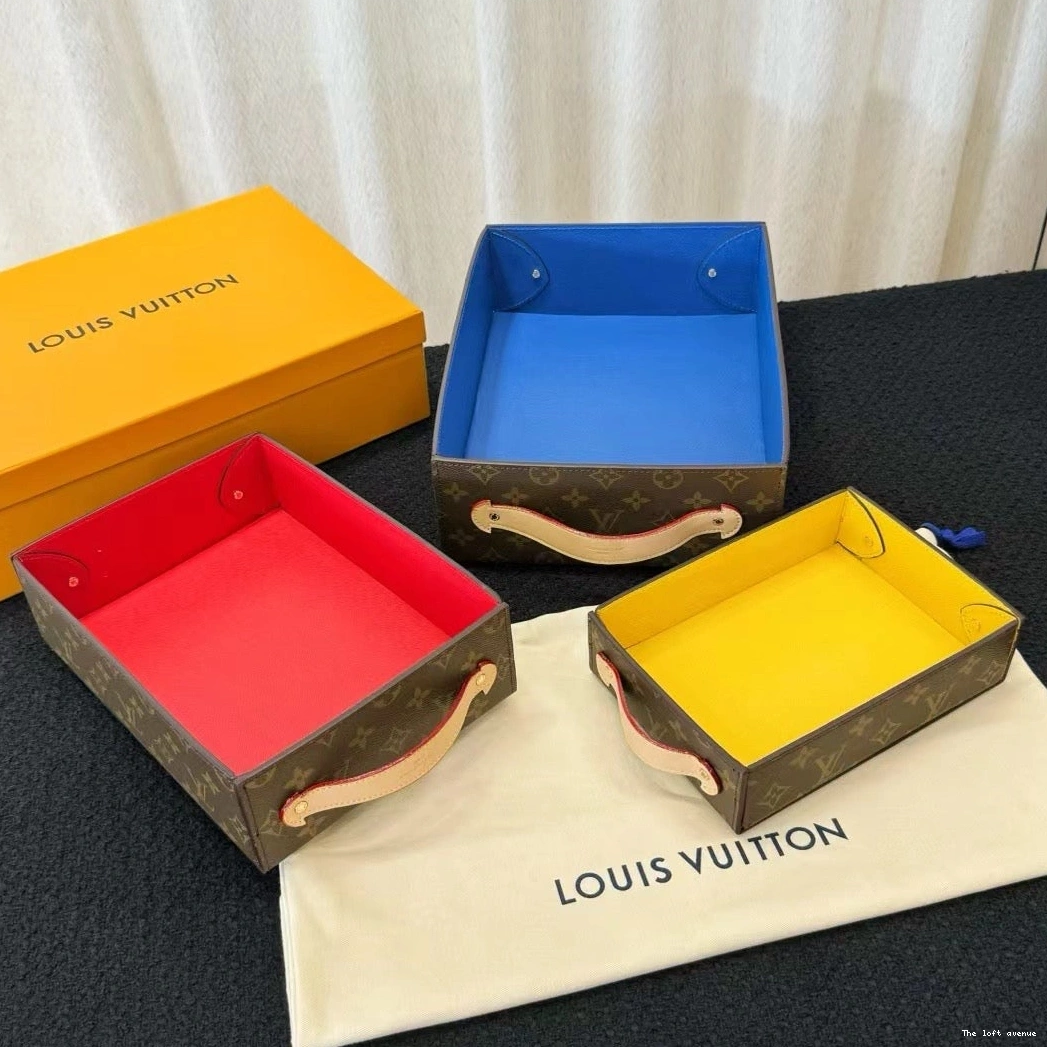 CUSTOM DESK WITH LV HANDLE TRAY 0810